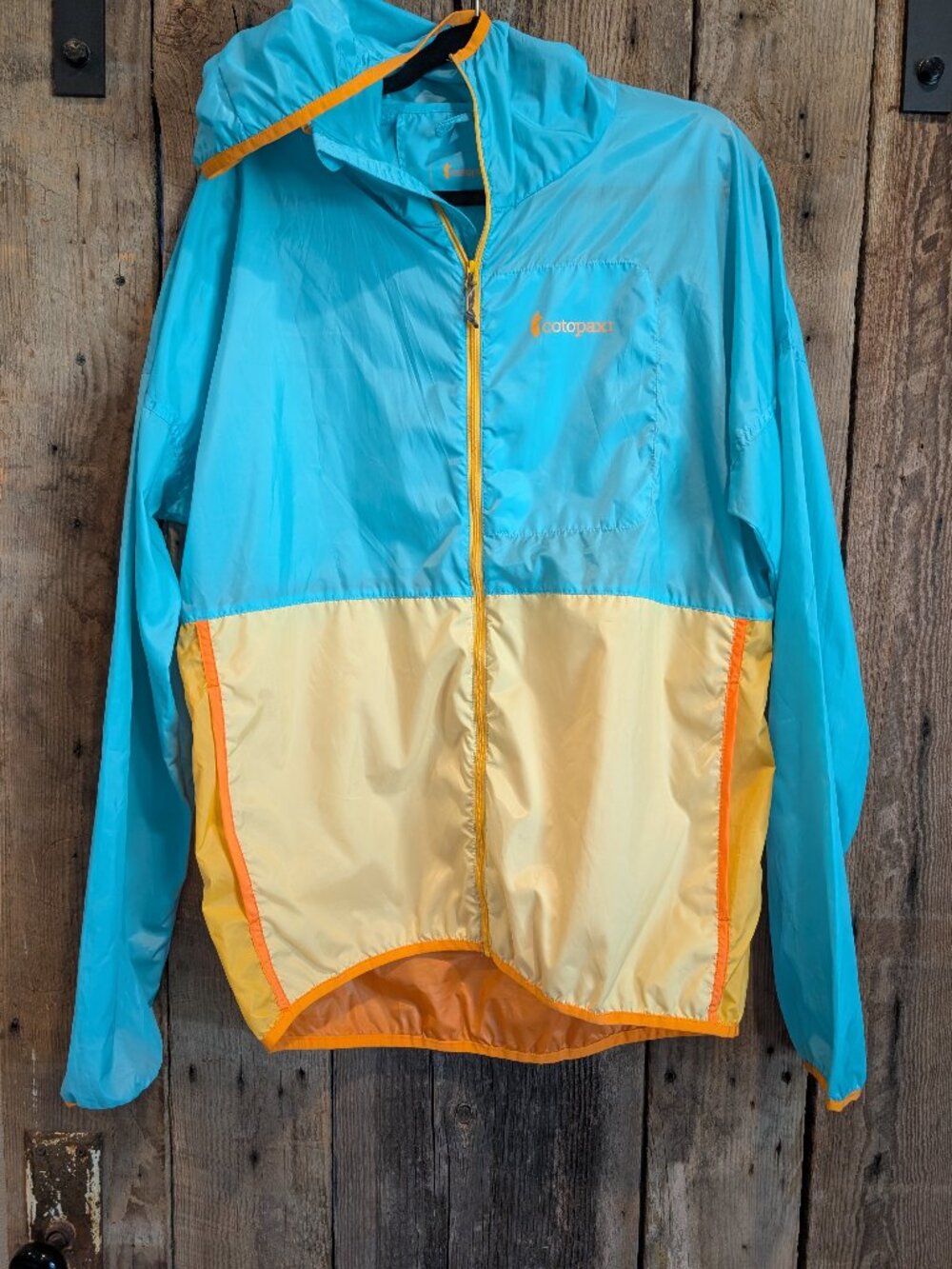 Cotopaxi windbreaker